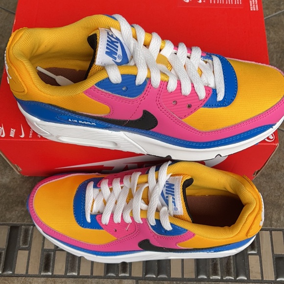 NIKE AIR MAX 90 WMNS - Picture 6 of 16